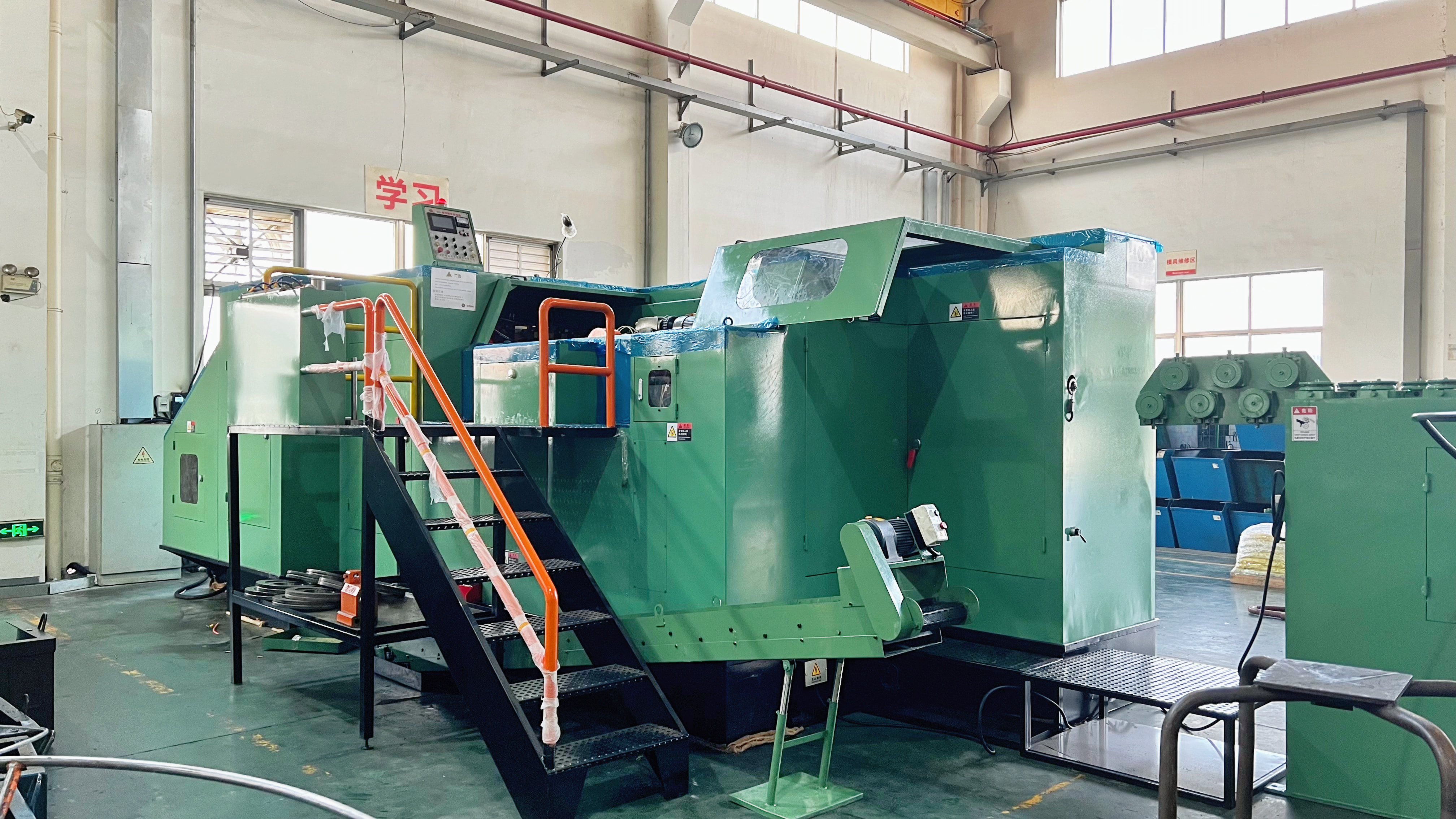 எங்கள் கருவிகளை மேம்படுத்துதல், எங்கள் கைவினைப்பொருளை மேம்படுத்துதல்: ஜின்சிக்சி பெரிய அளவிலான ஃபாஸ்டென்சர்களை உருவாக்க 24பி கோல்ட் ஹெடிங் மெஷினை அறிமுகப்படுத்துகிறது